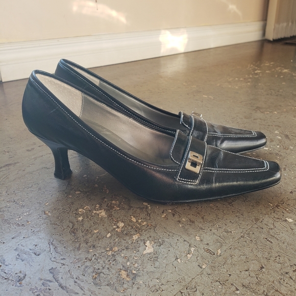 Vianni Collection Pointed Loafers - size 5.5M, black - Picture 2 of 3